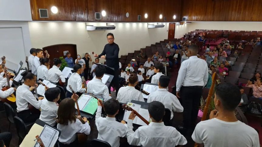 Orquesta Sinfónica Infantil y Juvenil de Santa Cruz ofreció concierto en honor a las madres